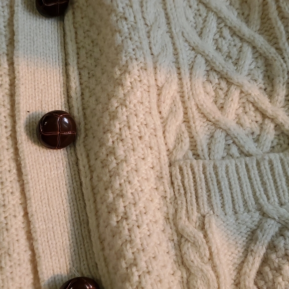 Cream knitting button up sweater in good conditio - Picture 2 of 4